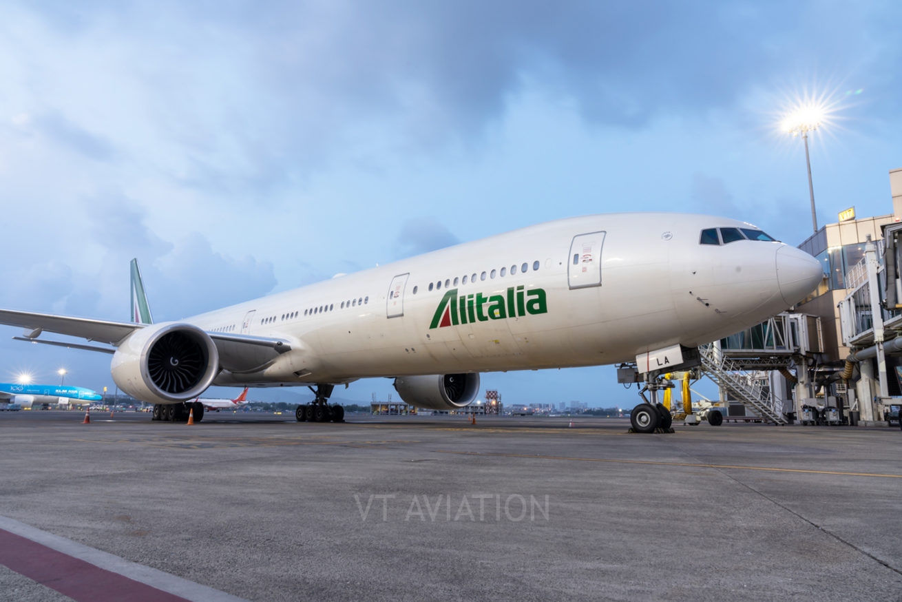 EI-WLA, Boeing 777-300ER