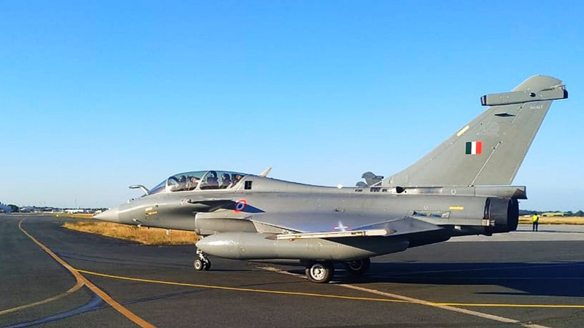 Indian Air Force Gets First Batch of Dassault Rafale Fighter Jets