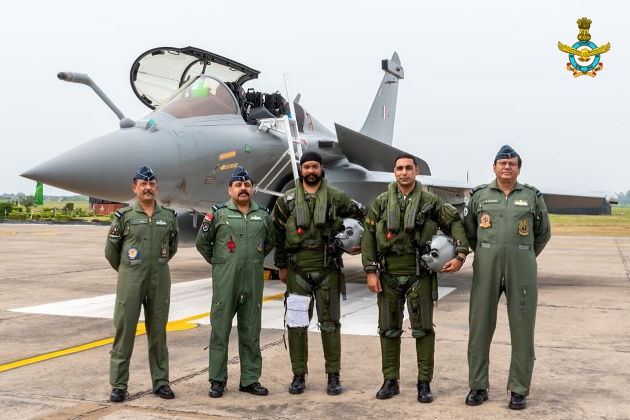 Indian Air Force Gets First Batch of Dassault Rafale Fighter Jets