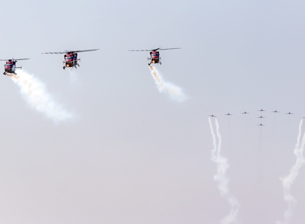 ALH Dhruv of Sarang and BaE Hawk 132 of Suryakiran