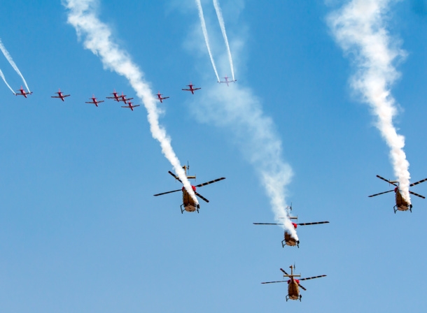 ALH Dhruv of Sarang and BaE Hawk 132 of Suryakiran