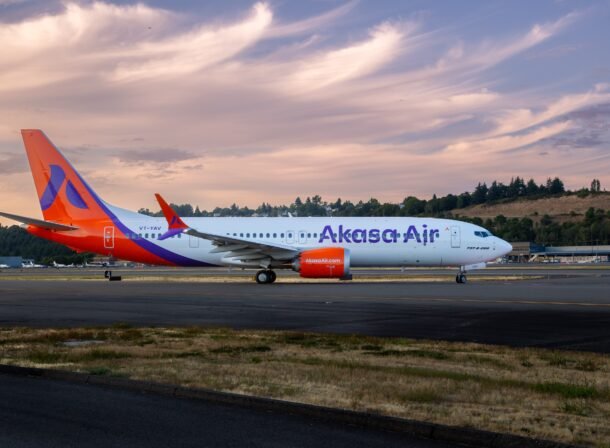 VT-YAV, Boeing 737-8-200