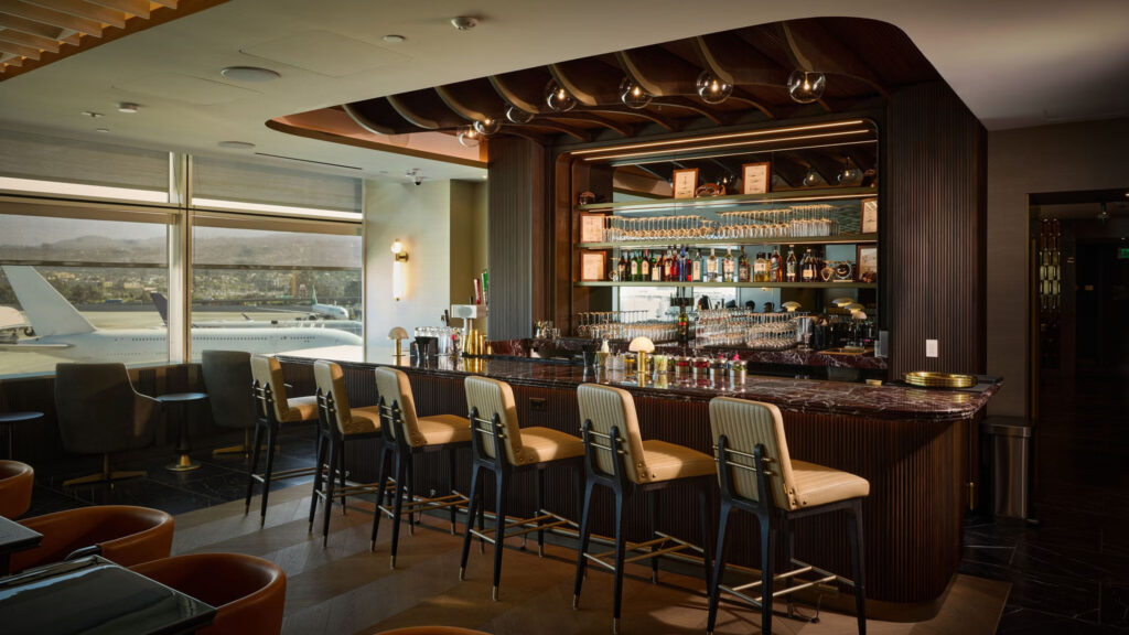 Air India's Maharaja Lounge at SFO - Aviators Bar